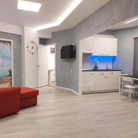 Fantastic 2 Bedrooms, Just 20 Meters From Ocean Playa de las Americas  Luaran gambar