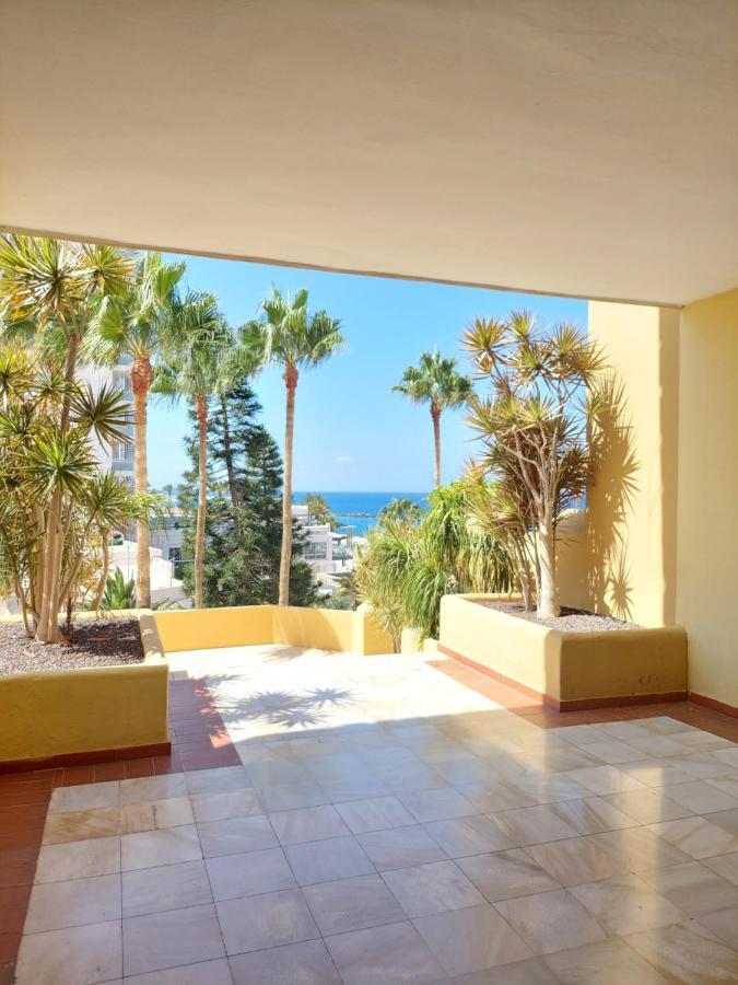 Fantastic 2 Bedrooms, Just 20 Meters From Ocean Playa de las Americas  Luaran gambar