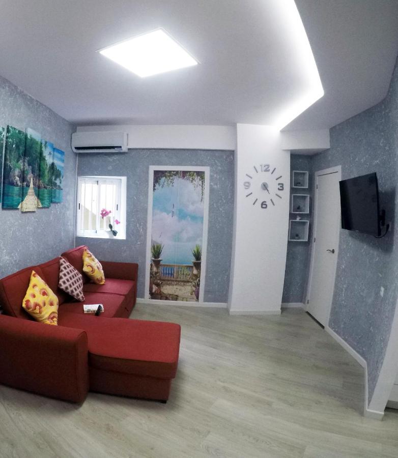 Fantastic 2 Bedrooms, Just 20 Meters From Ocean Playa de las Americas  Luaran gambar