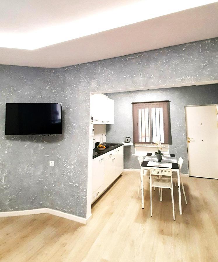 Fantastic 2 Bedrooms, Just 20 Meters From Ocean Playa de las Americas  Luaran gambar
